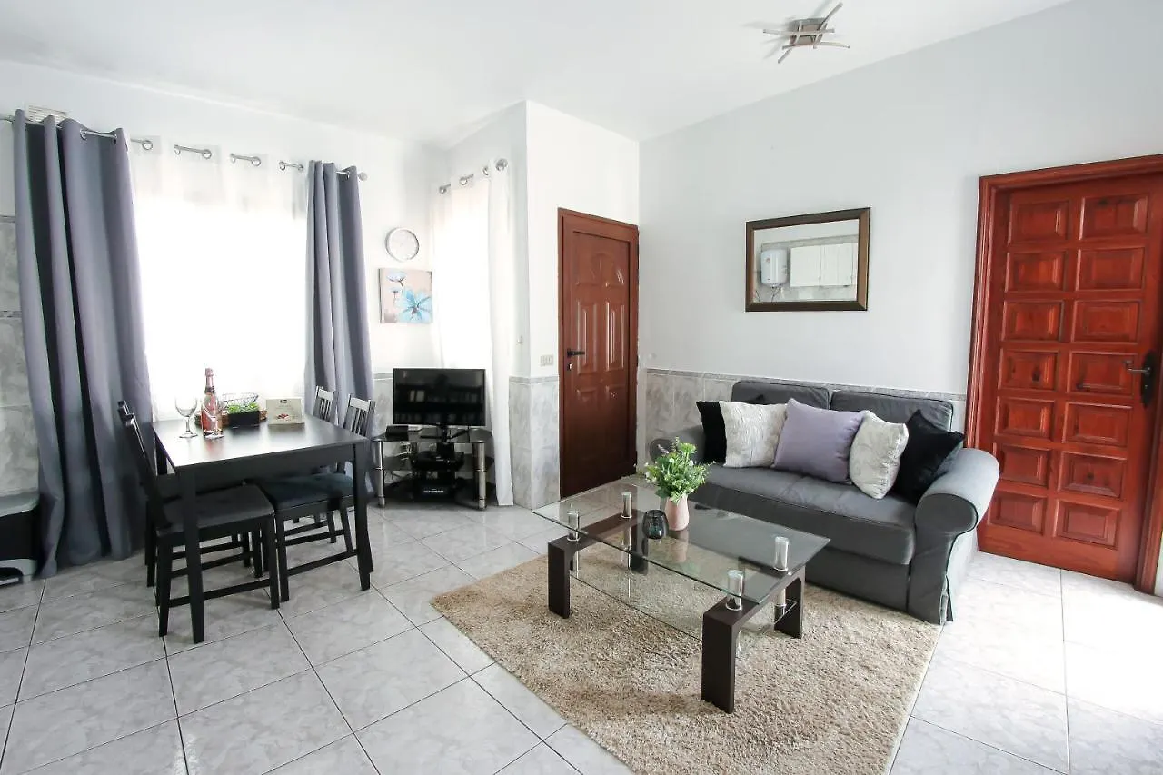 Cozy Spacious Home With Pool And Strong Wi-Fi Chayofita, 6B Arona  Ferienhaus