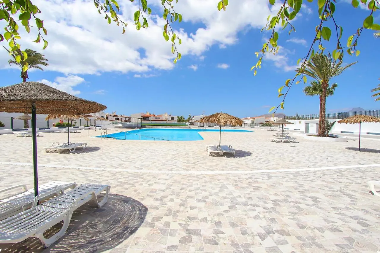 Ferienhaus Cozy Spacious Home With Pool And Strong Wi-Fi Chayofita, 6B Arona