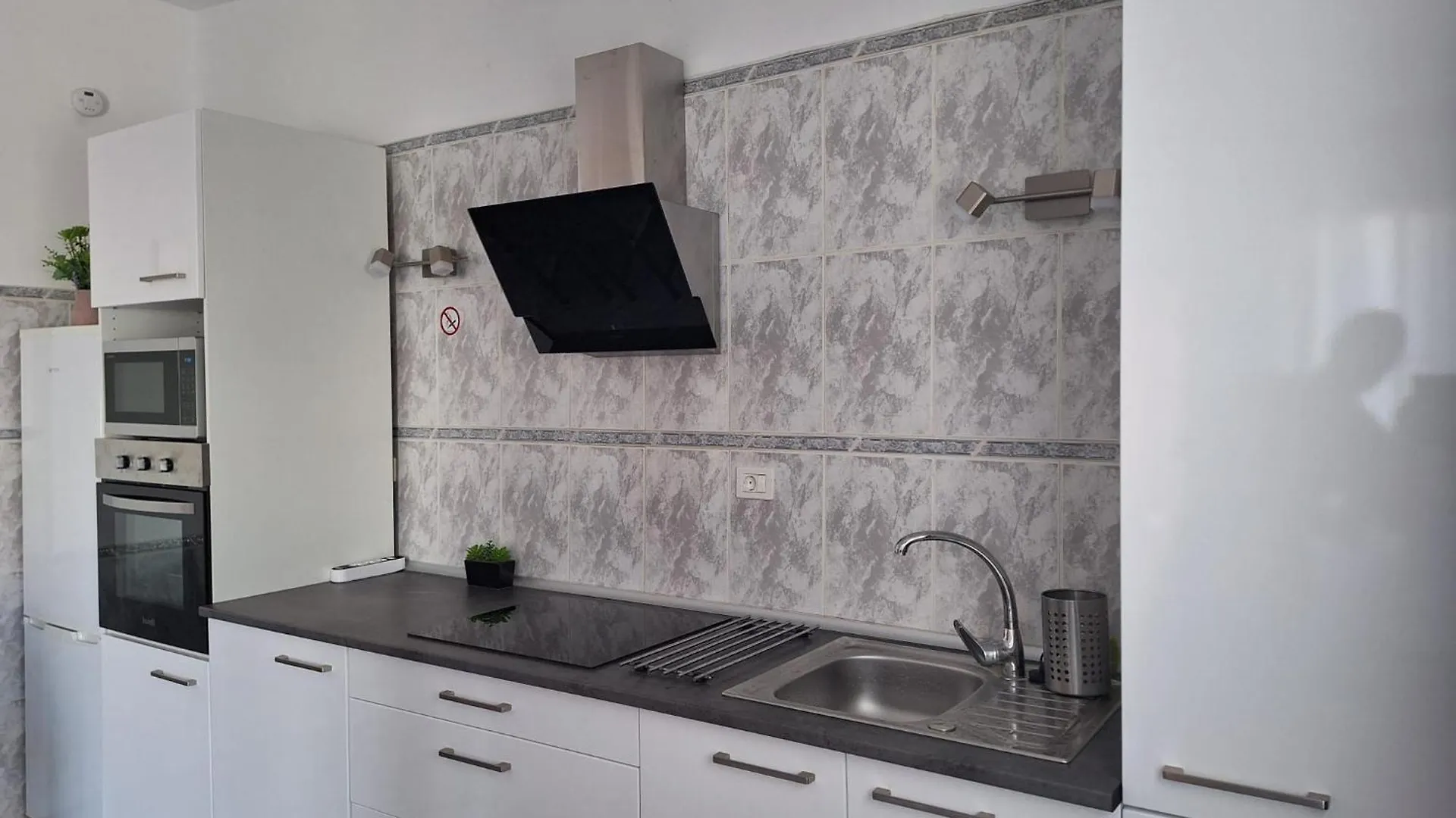 Cozy Spacious Home With Pool And Strong Wi-Fi Chayofita, 6B Arona  Ferienhaus Arona (Tenerife)